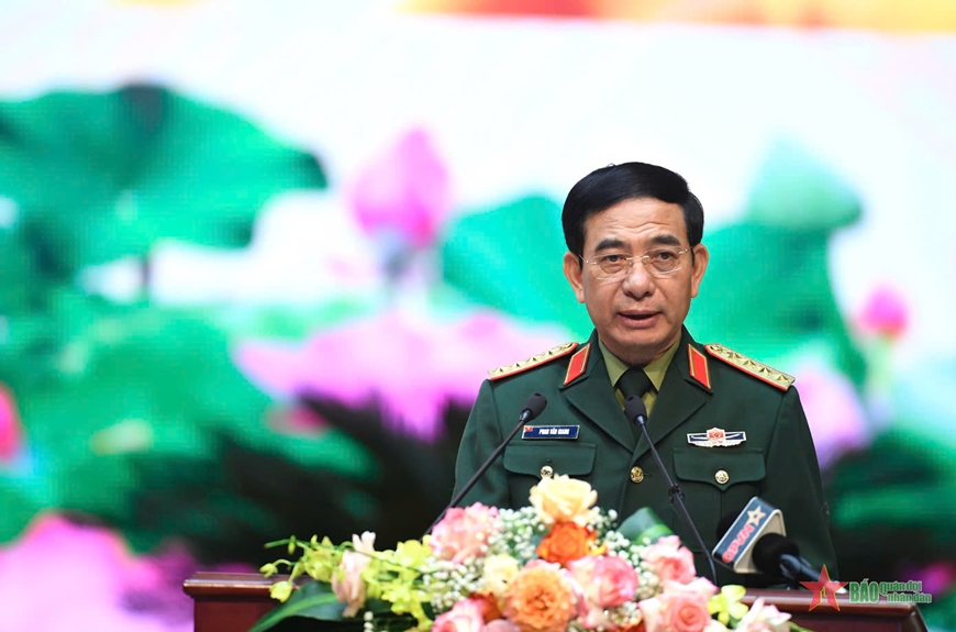 Làm sâu sắc hơn nữa truyền thống anh hùng, phẩm chất tốt đẹp và tôn vinh những chiến công to lớn của Quân đội