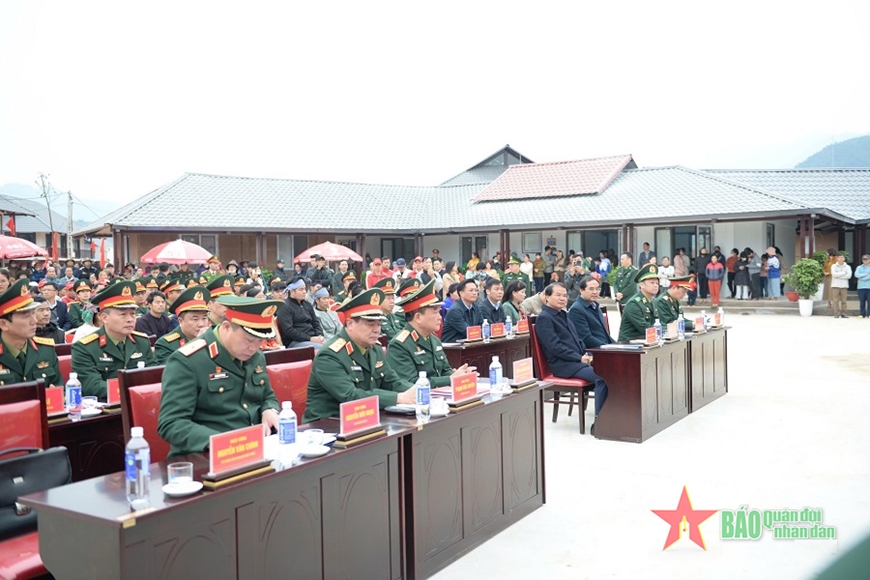 Các đại biểu tham dự chương trình. 