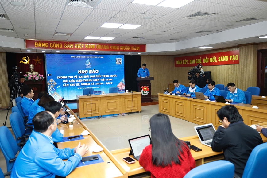Quang cảnh buổi họp báo. 