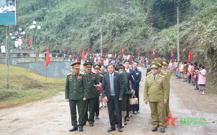 Giao lưu Quốc phòng Thanh Hóa - Hủa Phăn