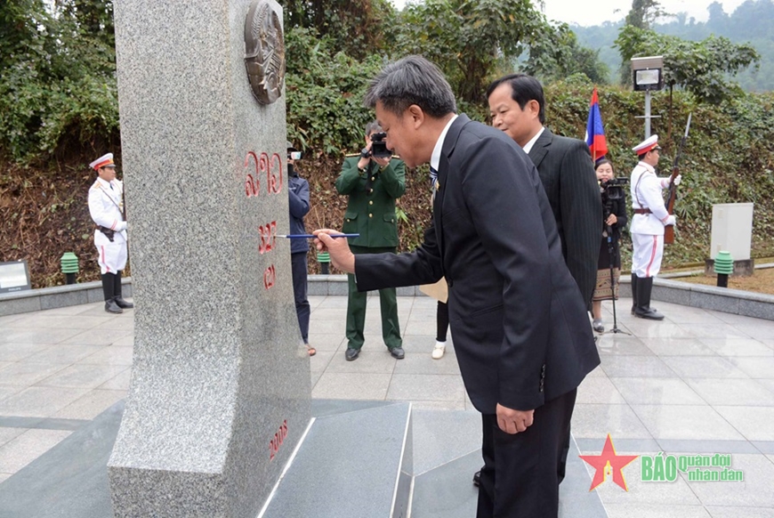 Giao lưu Quốc phòng Thanh Hóa - Hủa Phăn