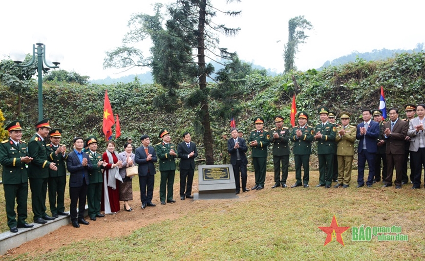 Giao lưu Quốc phòng Thanh Hóa - Hủa Phăn