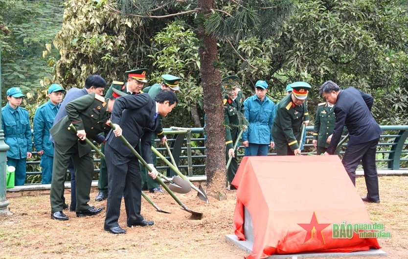 Giao lưu Quốc phòng Thanh Hóa - Hủa Phăn