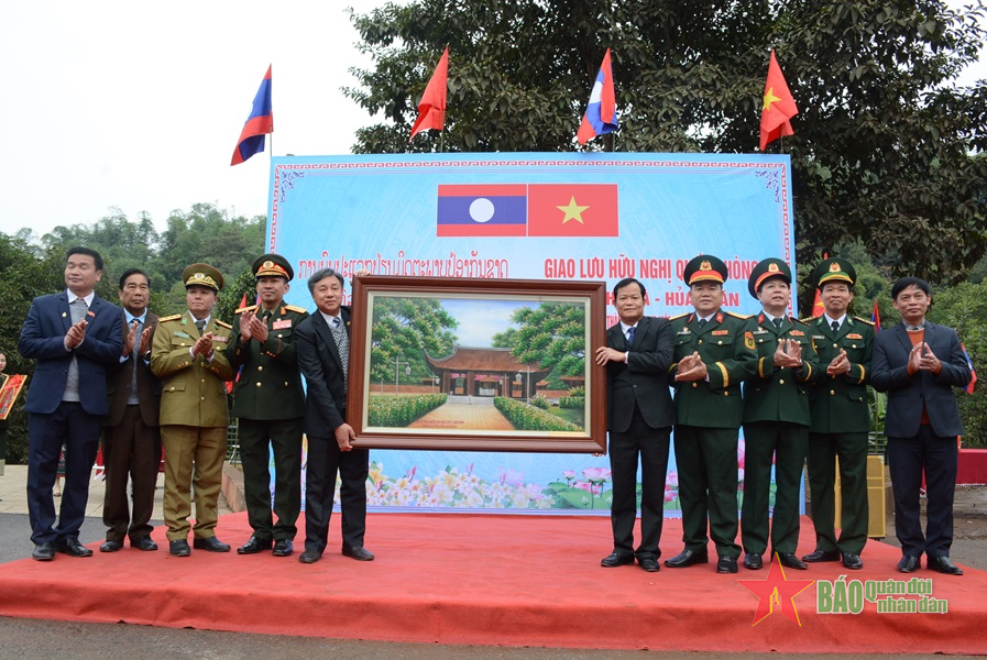 Giao lưu Quốc phòng Thanh Hóa - Hủa Phăn