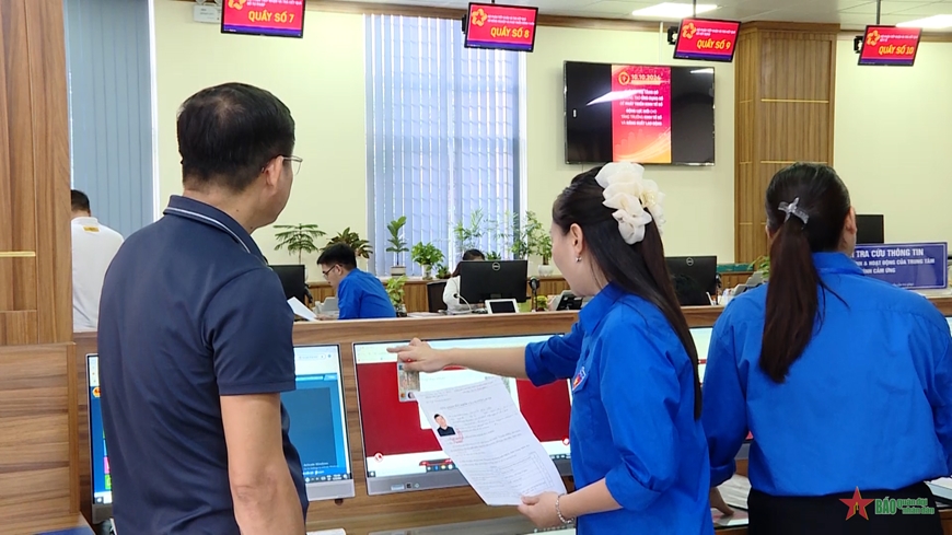 Xây dựng nền hành chính phục vụ, chuyên nghiệp, hiện đại