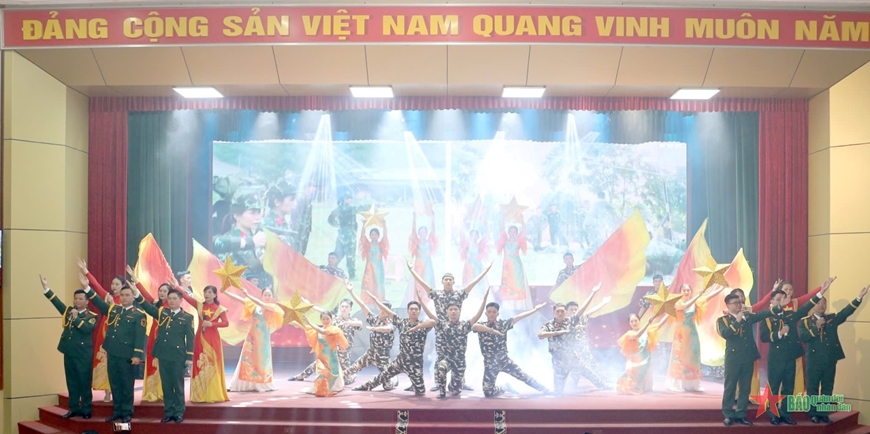 Học viện Hậu cần gặp mặt đoàn kết quân dân