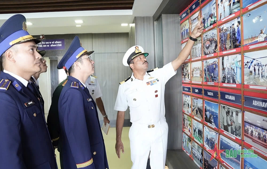 Đoàn công tác Cảnh sát biển Việt Nam chào xã giao Tư lệnh Vùng 4, Lực lượng Bảo vệ bờ biển Ấn Độ