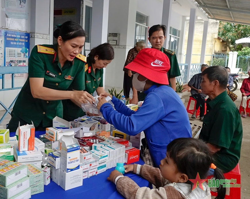 An Giang: Khám bệnh, cấp thuốc nhân kỷ niệm Ngày thành lập Quân đội