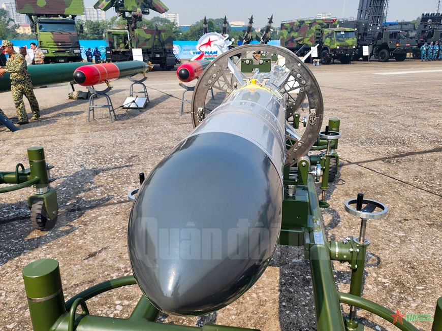 Tổ hợp tên lửa đất đối hải 