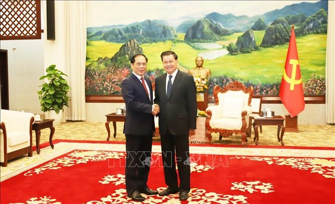 Phó thủ tướng, Bộ trưởng Bộ Ngoại giao Bùi Thanh Sơn hội kiến lãnh đạo cấp cao Lào
