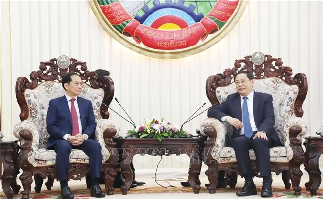 Phó thủ tướng, Bộ trưởng Bộ Ngoại giao Bùi Thanh Sơn hội kiến lãnh đạo cấp cao Lào