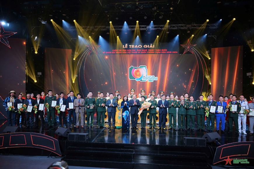 48 tác phẩm đoạt giải cuộc thi ảnh báo chí, nghệ thuật toàn quốc về Quân đội