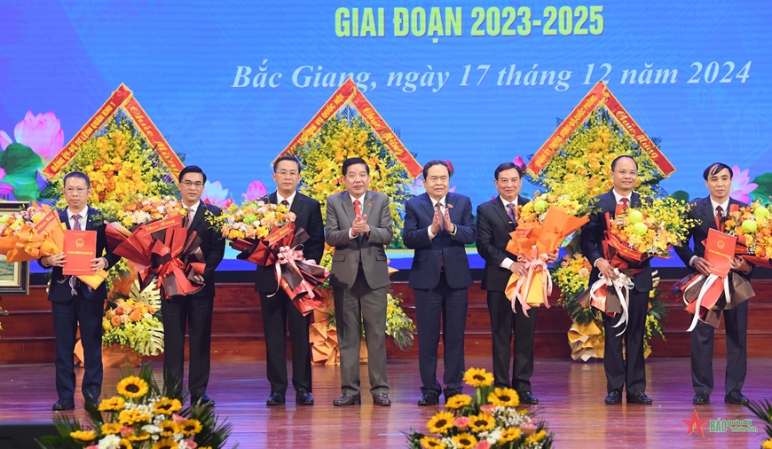 Chủ tịch Quốc hội dự hội nghị công bố nghị quyết về sắp xếp đơn vị hành chính tỉnh Bắc Giang