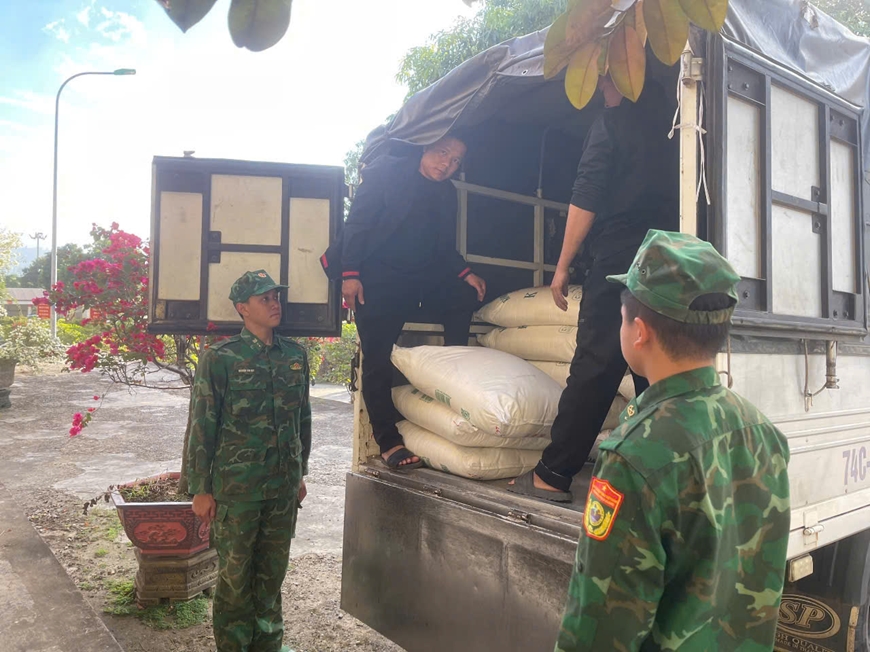 Liên tiếp bắt giữ nhiều vụ mua bán, vận chuyển ma túy và buôn lậu lớn