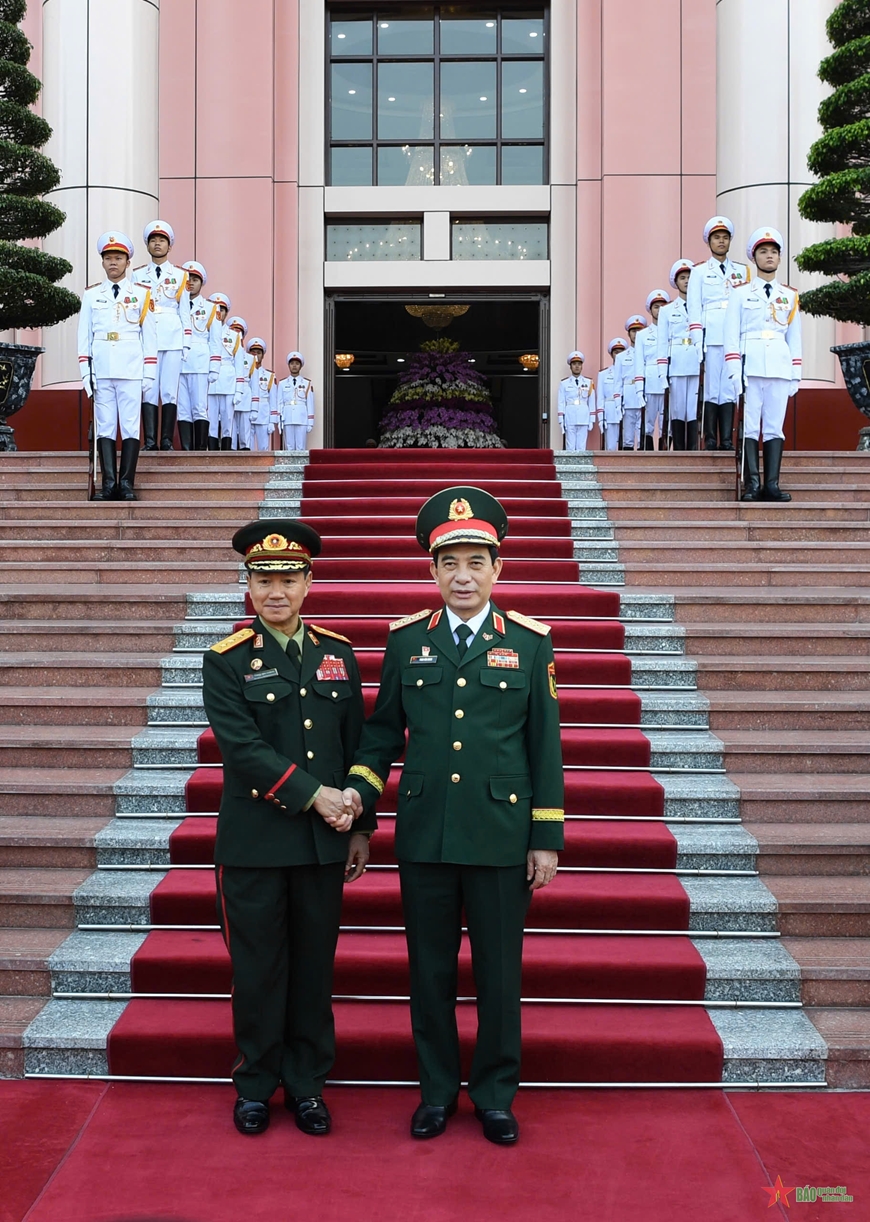 Đại tướng Phan Văn Giang chủ trì lễ đón Bộ trưởng Bộ Quốc phòng Lào