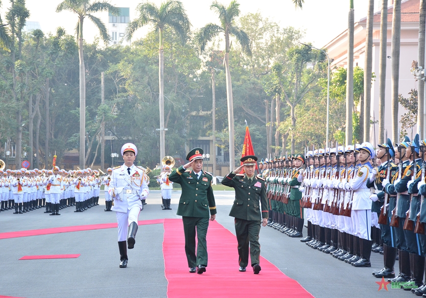 Đại tướng Phan Văn Giang chủ trì lễ đón Bộ trưởng Bộ Quốc phòng Lào