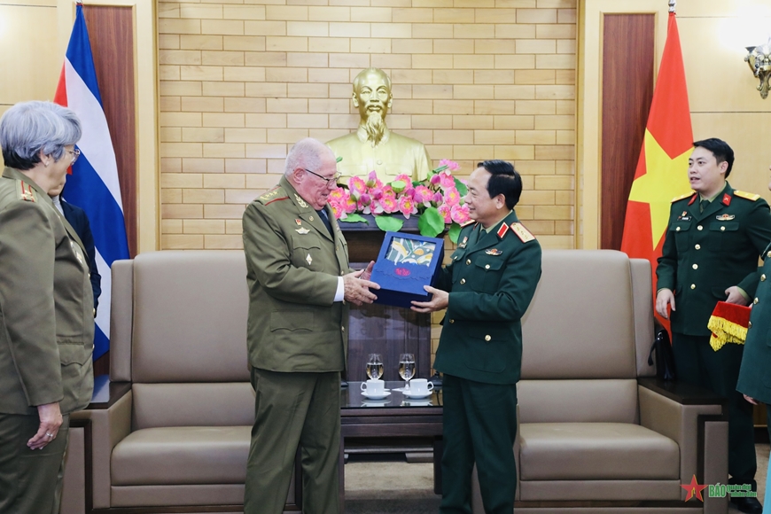 Thượng tướng Trịnh Văn Quyết hội kiến Bộ trưởng Bộ các Lực lượng vũ trang cách mạng Cuba
