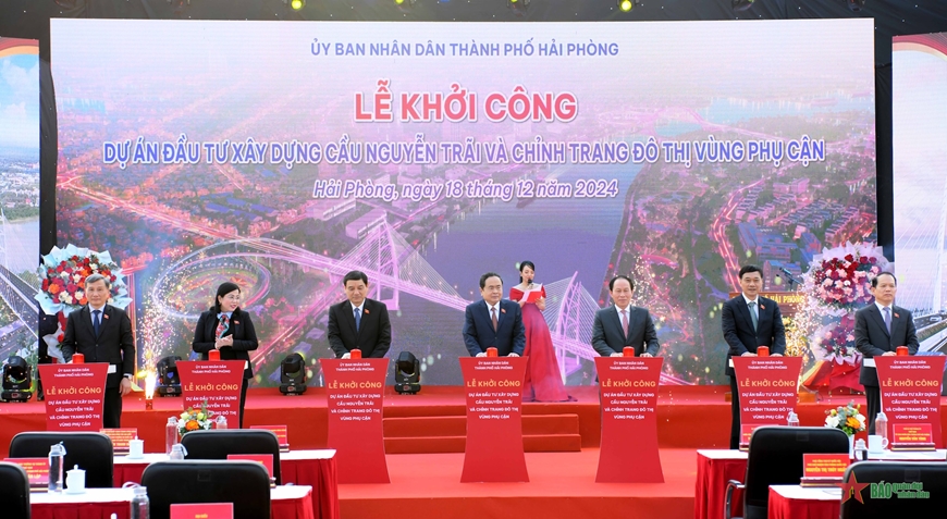 Chủ tịch Quốc hội Trần Thanh Mẫn làm việc với Ban Thường vụ Thành ủy Hải Phòng