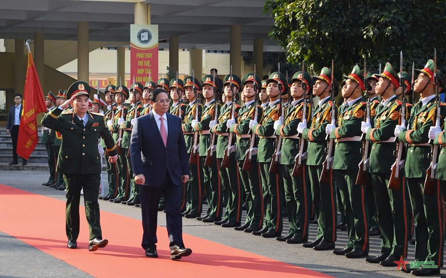 Thủ tướng Chính phủ Phạm Minh Chính thăm và làm việc tại Học viện Kỹ thuật quân sự