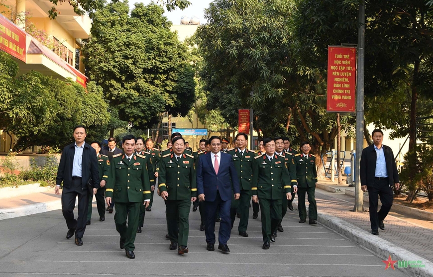 Thủ tướng Chính phủ Phạm Minh Chính thăm và làm việc tại Học viện Kỹ thuật quân sự