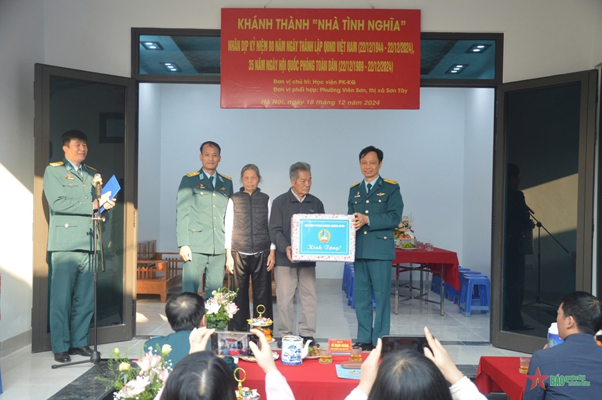 Học viện Phòng không - Không quân khánh thành, bàn giao nhà tình nghĩa