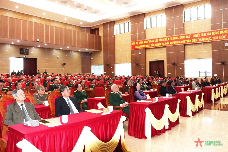 Tỉnh Thừa Thiên Huế gặp mặt cán bộ cao cấp Quân đội nghỉ hưu, nghỉ công tác