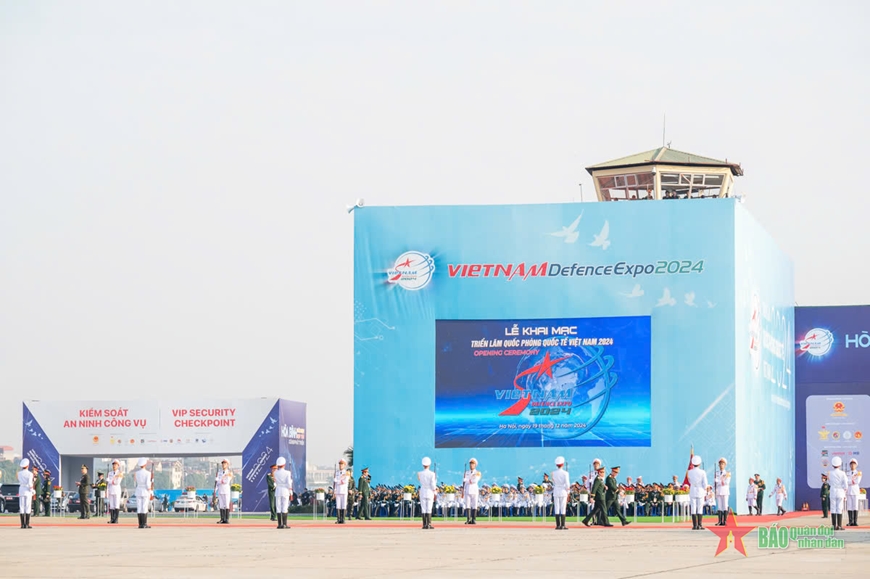 Các lực lượng sẵn sàng cho lễ khai mạc Triển lãm Quốc phòng quốc tế Việt Nam 2024
