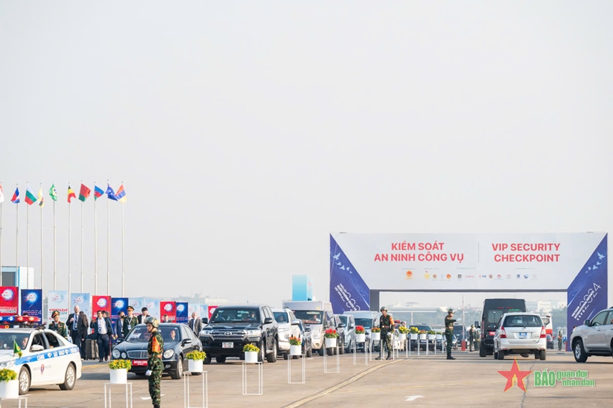 Các lực lượng sẵn sàng cho lễ khai mạc Triển lãm Quốc phòng quốc tế Việt Nam 2024