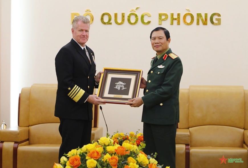 Đại tướng Nguyễn Tân Cương tiếp Tư lệnh Bộ tư lệnh Ấn Độ Dương - Thái Bình Dương Hoa Kỳ