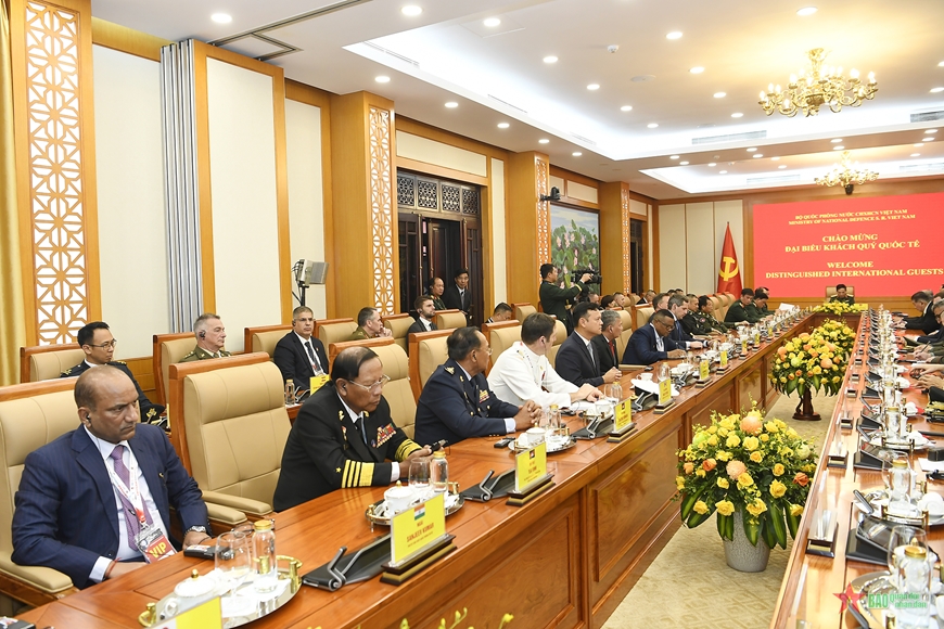 Đại tướng Phan Văn Giang tiếp lãnh đạo Bộ Quốc phòng, Quân đội các nước tham dự Triển lãm Quốc phòng quốc tế Việt Nam 2024.