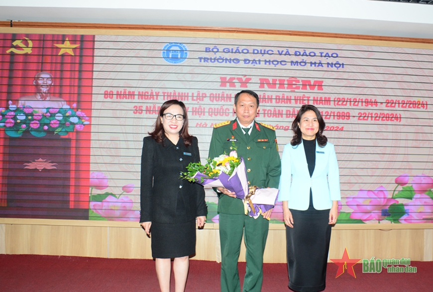Trường Đại học Mở Hà Nội hoàn thành xuất sắc nhiệm vụ quân sự, quốc phòng năm 2024