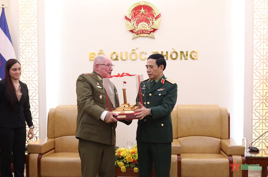 Đại tướng Phan Văn Giang hội kiến Bộ trưởng Bộ các Lực lượng vũ trang cách mạng Cuba