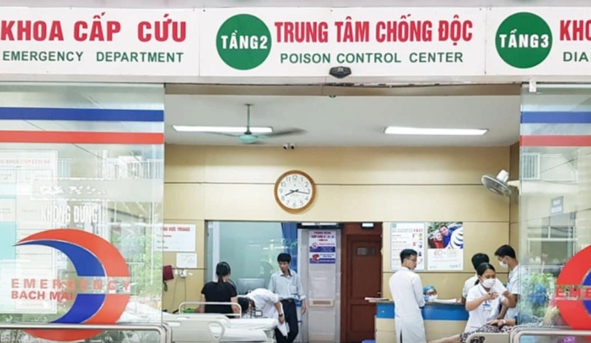 Hà Nội: 2 người tử vong, nhiều người đang cấp cứu, nghi do ngộ độc