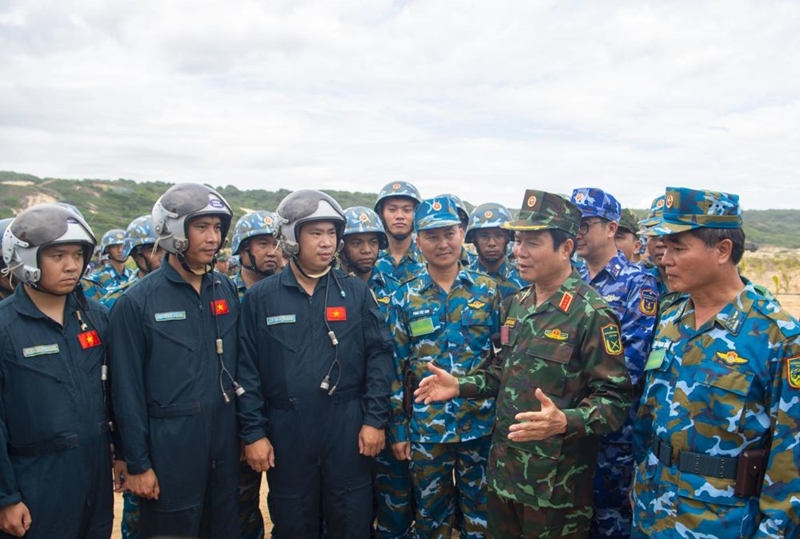 Phát huy vai trò nòng cốt Quân đội anh hùng, xây dựng nền quốc phòng toàn dân vững mạnh