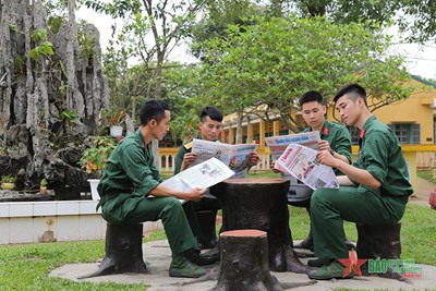 Quân đội ta luôn xây dựng lối sống trong sạch, lành mạnh, có văn hóa, trung thực, khiêm tốn, giản dị, lạc quan