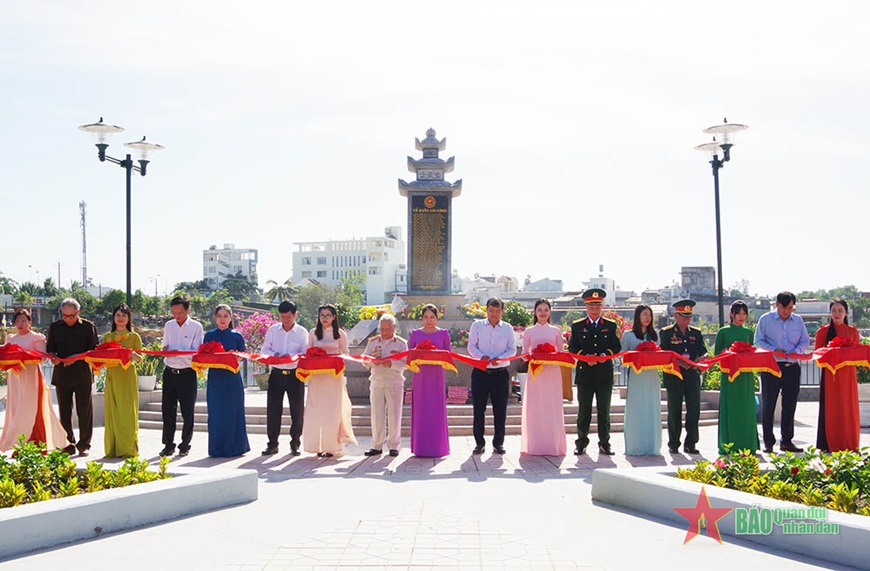 Khánh thành Đài tưởng niệm ghi danh các anh hùng hy sinh tại cầu Cần Đăng