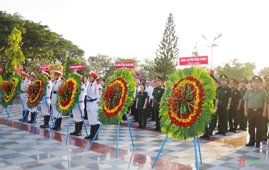Bình Thuận dâng hương tưởng niệm các Anh hùng liệt sĩ