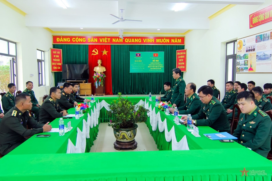 Bộ đội Biên phòng Thừa Thiên Huế trao hỗ trợ cho Đại đội Bảo vệ biên giới 514