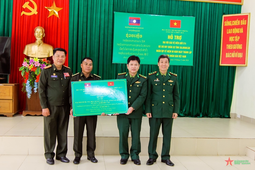 Bộ đội Biên phòng Thừa Thiên Huế trao hỗ trợ cho Đại đội Bảo vệ biên giới 514