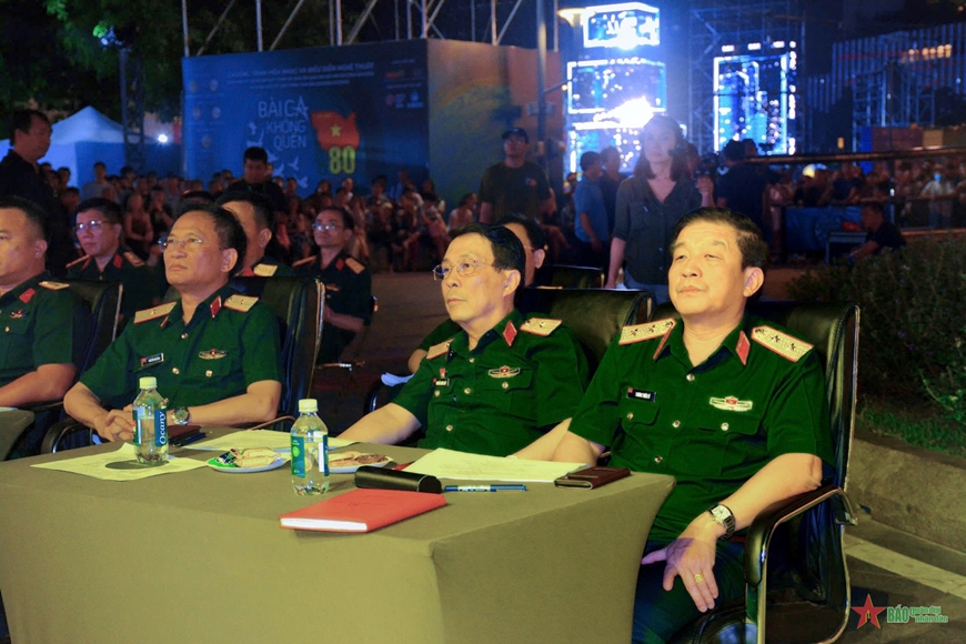 Tổng duyệt Chương trình hòa nhạc và biểu diễn nghệ thuật "Bài ca không quên" năm 2024
