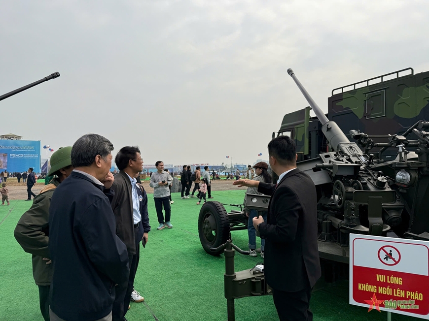 Triển lãm Quốc phòng quốc tế Việt Nam 2024: Người dân tự hào về sự lớn mạnh của Quân đội nhân dân anh hùng