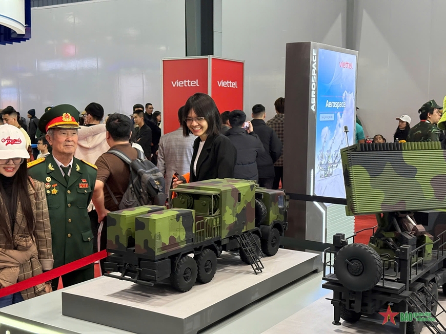 Triển lãm Quốc phòng quốc tế Việt Nam 2024: Người dân tự hào về sự lớn mạnh của Quân đội nhân dân anh hùng