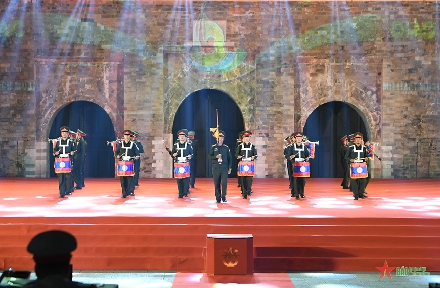 Giao lưu Quân nhạc: 