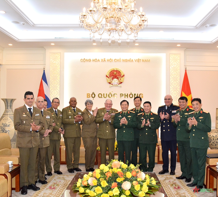 Đại tướng Nguyễn Tân Cương hội kiến Bộ trưởng Bộ các Lực lượng vũ trang cách mạng Cuba