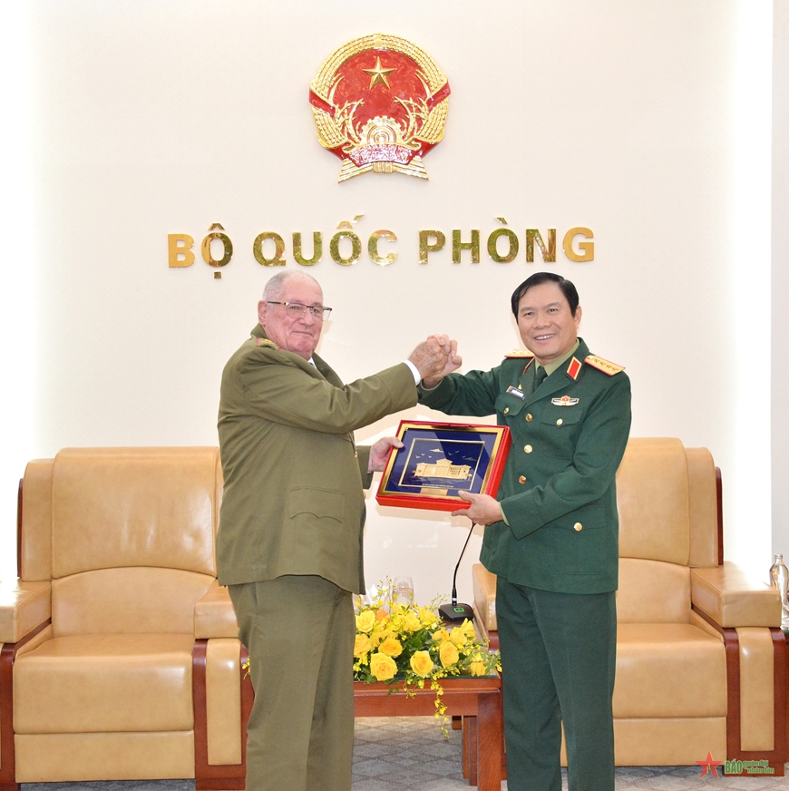Đại tướng Nguyễn Tân Cương hội kiến Bộ trưởng Bộ các Lực lượng vũ trang cách mạng Cuba