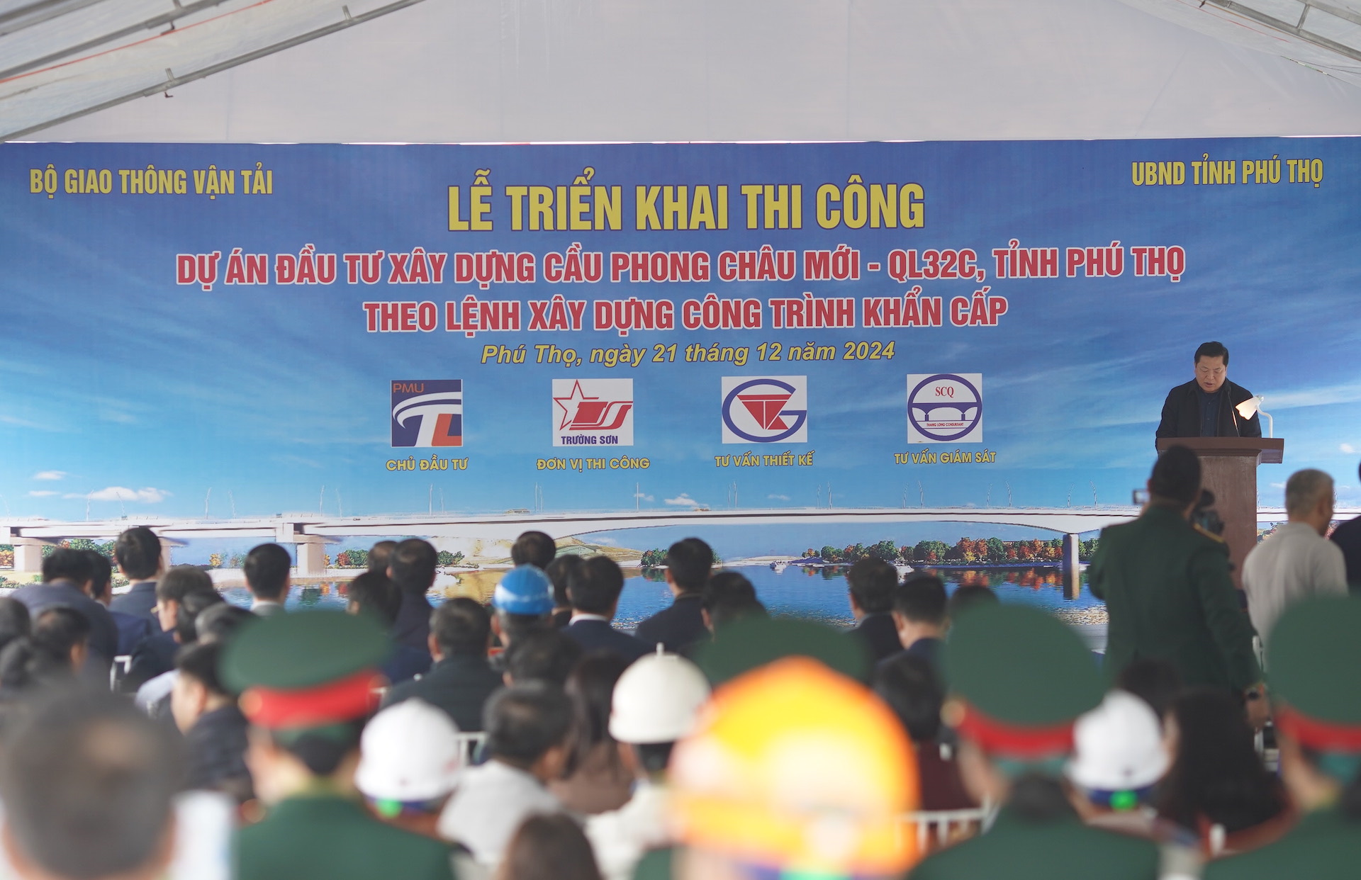 Triển khai thi công xây dựng cầu Phong Châu mới theo lệnh khẩn cấp