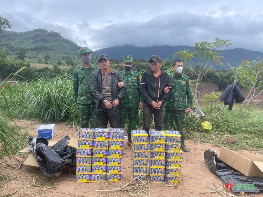 Bộ đội Biên phòng Quảng Trị bắt giữ các đối tượng vận chuyển ma túy, pháo lậu
