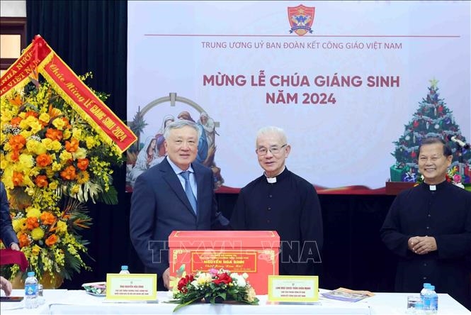 Phó thủ tướng Thường trực Nguyễn Hòa Bình chúc mừng Giáng sinh các tổ chức tôn giáo tại Hà Nội