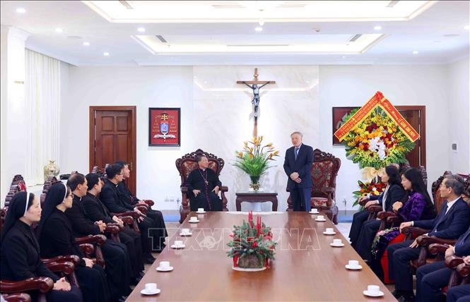 Phó thủ tướng Thường trực Nguyễn Hòa Bình chúc mừng Giáng sinh các tổ chức tôn giáo tại Hà Nội