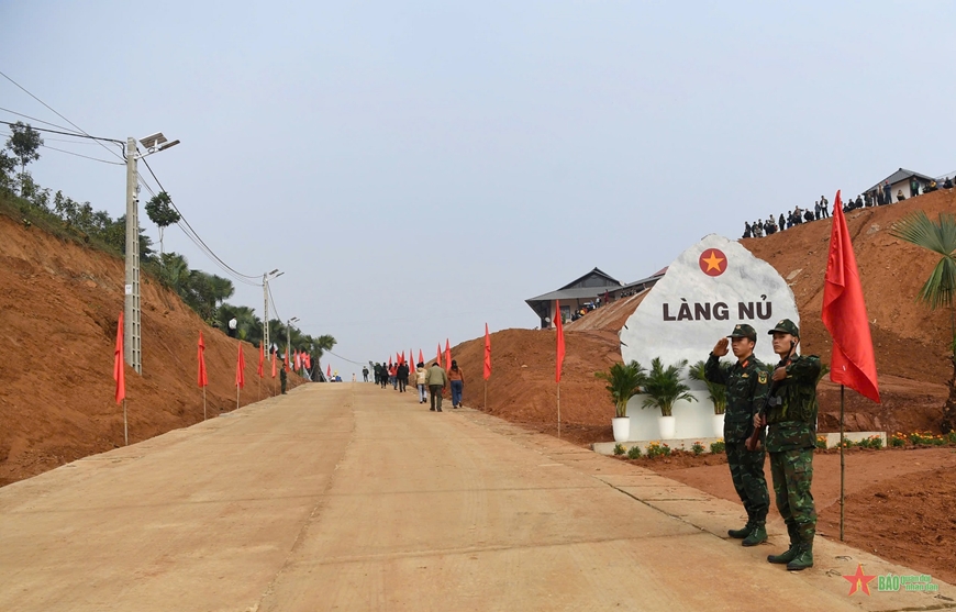 Thủ tướng Chính phủ Phạm Minh Chính dự Lễ khánh thành dự án tái thiết khu dân cư thôn Làng Nủ, thôn Nậm Tông và thôn Kho Vàng
